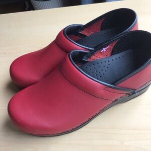 Sanita The Original Danish Clogs Red Leather . Size EU 37